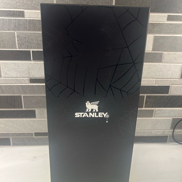 Halloween Stanley - in hand - Picture 4 of 6